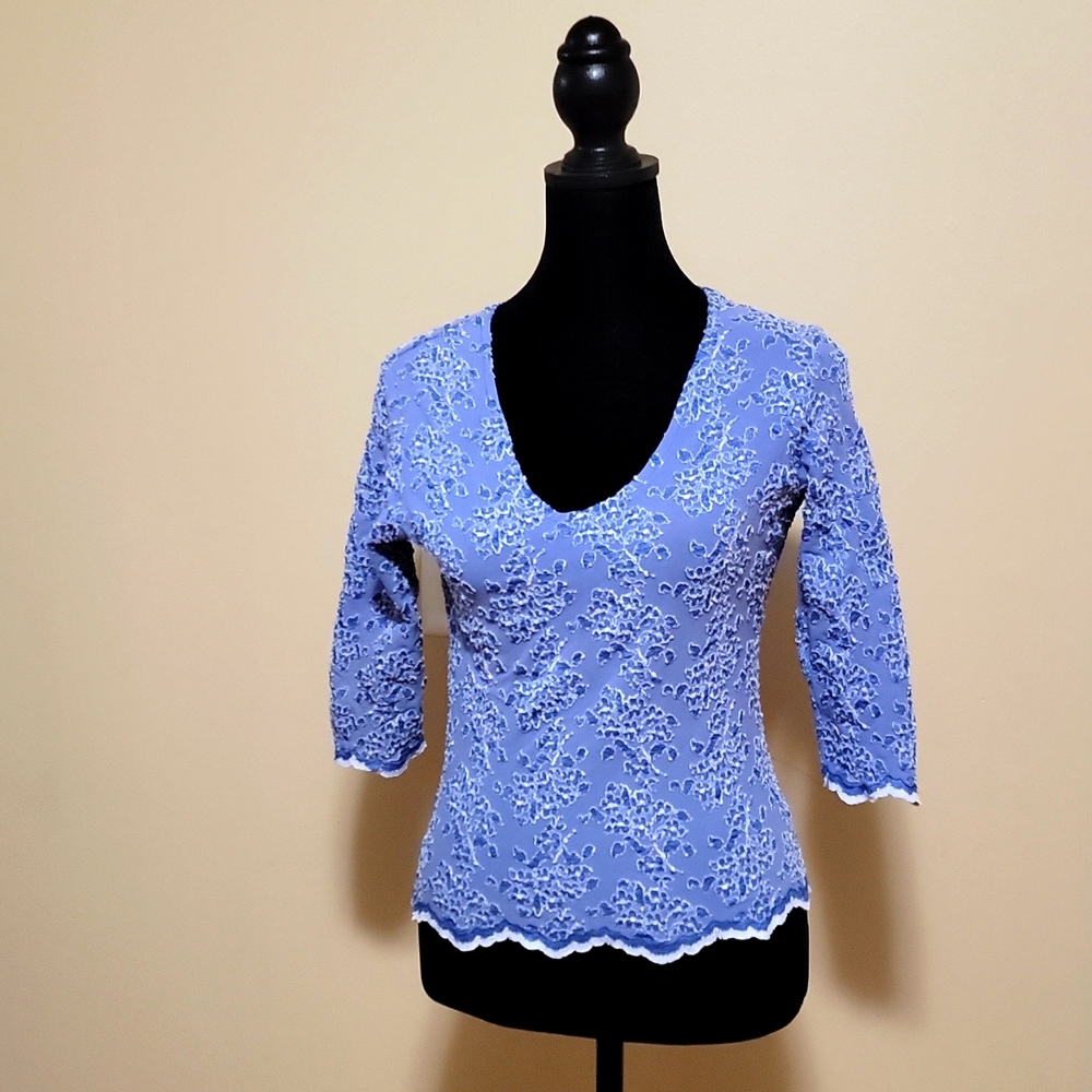 E.A.G. COLLECTION Lavender and Blue Stretchy Top with 3/4 Sleeves - S